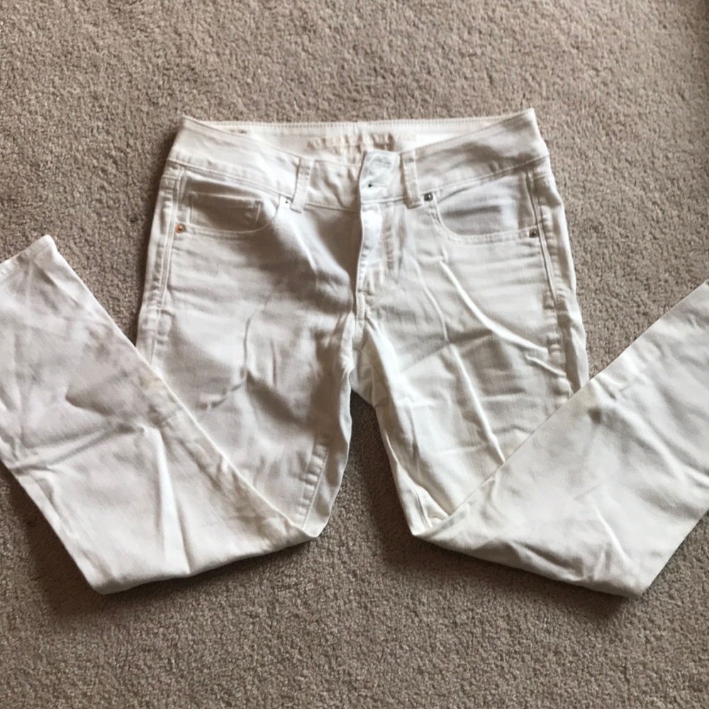 AE size 6 artist crop stretch